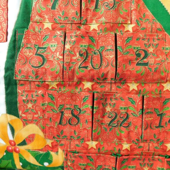 Christmas Quilted Wall Hanging Advent Calendar Handmade Pockets 25x21 EUC! - Picture 13 of 16